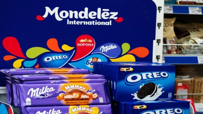 Mondelez biscuit products like Oreo and Chips Ahoy! being packed for Direct Store Delivery distribution